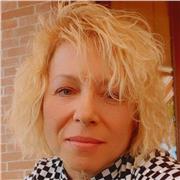 Laureata in Grammatica Italiana a pieni voti offresi come insegnante di Lingua Italiana a stranieri e non